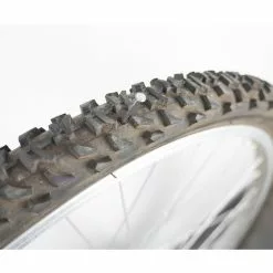 Add One Chambre à Air Increvable 26 Pouces Valve Schrader -Magasin De Pneus Reha chambre air auto reparante add one 2