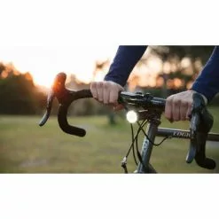 Eclairage Vélo Avant 1100 Lumens PWR TRAIL Avec Power Bank Knog -Magasin De Pneus Reha eclairage velo avant 1100 lumens pwr trail avec power bank knog full 3