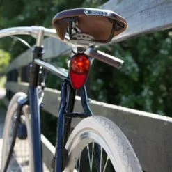 Eclairage Vélo Sans Pile Nova Reelight Sur Tige De Selle -Magasin De Pneus Reha eclairage velo sans pile nova reelight sur tige de selle full 3