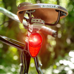 Eclairage Vélo Sans Pile Nova Reelight Sur Tige De Selle -Magasin De Pneus Reha eclairage velo sans pile nova reelight sur tige de selle full 5