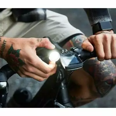 Feu Vélo Avant 450 Lumens PWR RIDER Avec Batterie Externe Knog 3 Feu Vélo Avant 450 Lumens PWR RIDER Avec Batterie Externe Knog – Image 3