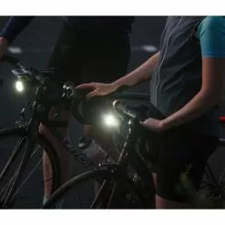 Feu Vélo Avant 700 Lumens PWR ROAD Avec Batterie Externe Knog 11 Feu Vélo Avant 700 Lumens PWR ROAD Avec Batterie Externe Knog -Magasin De Pneus Reha feu velo avant 700 lumens pwr road avec batterie externe knog full 6