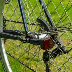 Feux Vélo Sans Piles Sur Moyeu 2 LEDs AMS Light Reelight -Magasin De Pneus Reha feux velo sans piles sur moyeu 2 leds ams light reelight full 4