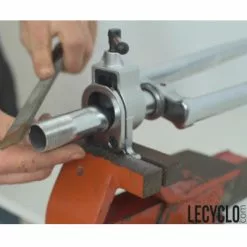 Guide De Sciage Super B Pour Pivot De Fourche 7 Guide De Sciage Super B Pour Pivot De Fourche -Magasin De Pneus Reha guide de sciage super b pour pivot de fourche full 4