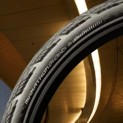 Pneu Vélo Schwalbe Marathon Efficiency 700 /28 Pouces -Magasin De Pneus Reha pneu velo touring marathon efficiency schwalbe